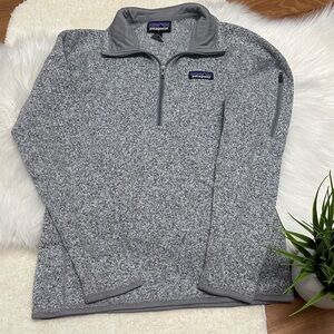 Woman’s Patagonia Heathered Gray Fleece Pullover size s